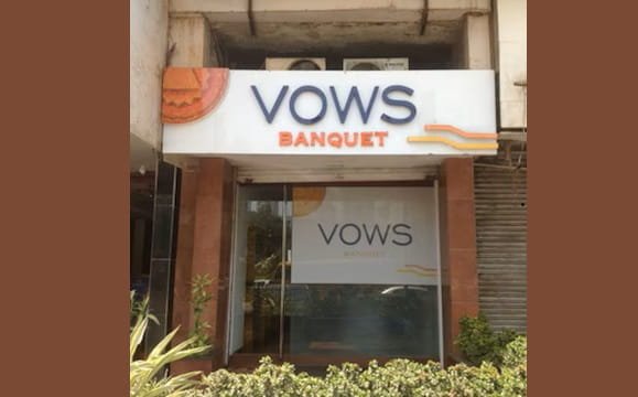 Vows Banquet, Mumbai: Location, Connectivity, Nearby Areas